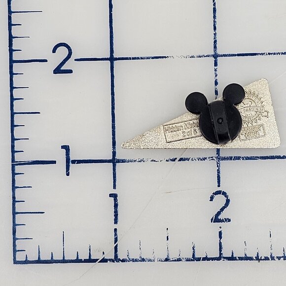 DISNEY Pin Trading ~ WDW Blue Pendant 2/5 ~ 2010 ~ Hidden Mickey - Picture 11 of 11